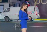 街头小姐姐侧颜长得好,街头小姐姐的美貌瞬间